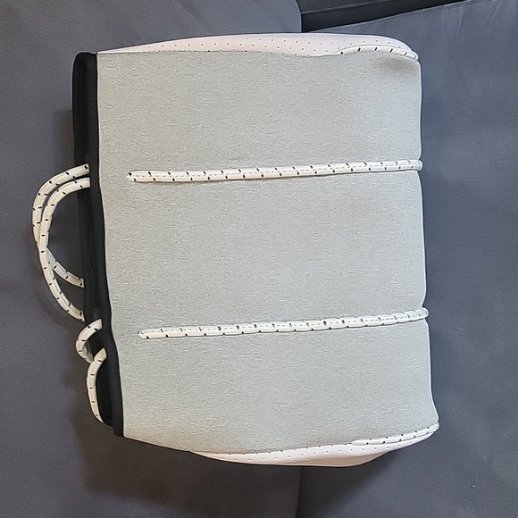 Neoprene Tote  BNWT - Picture 3 of 6